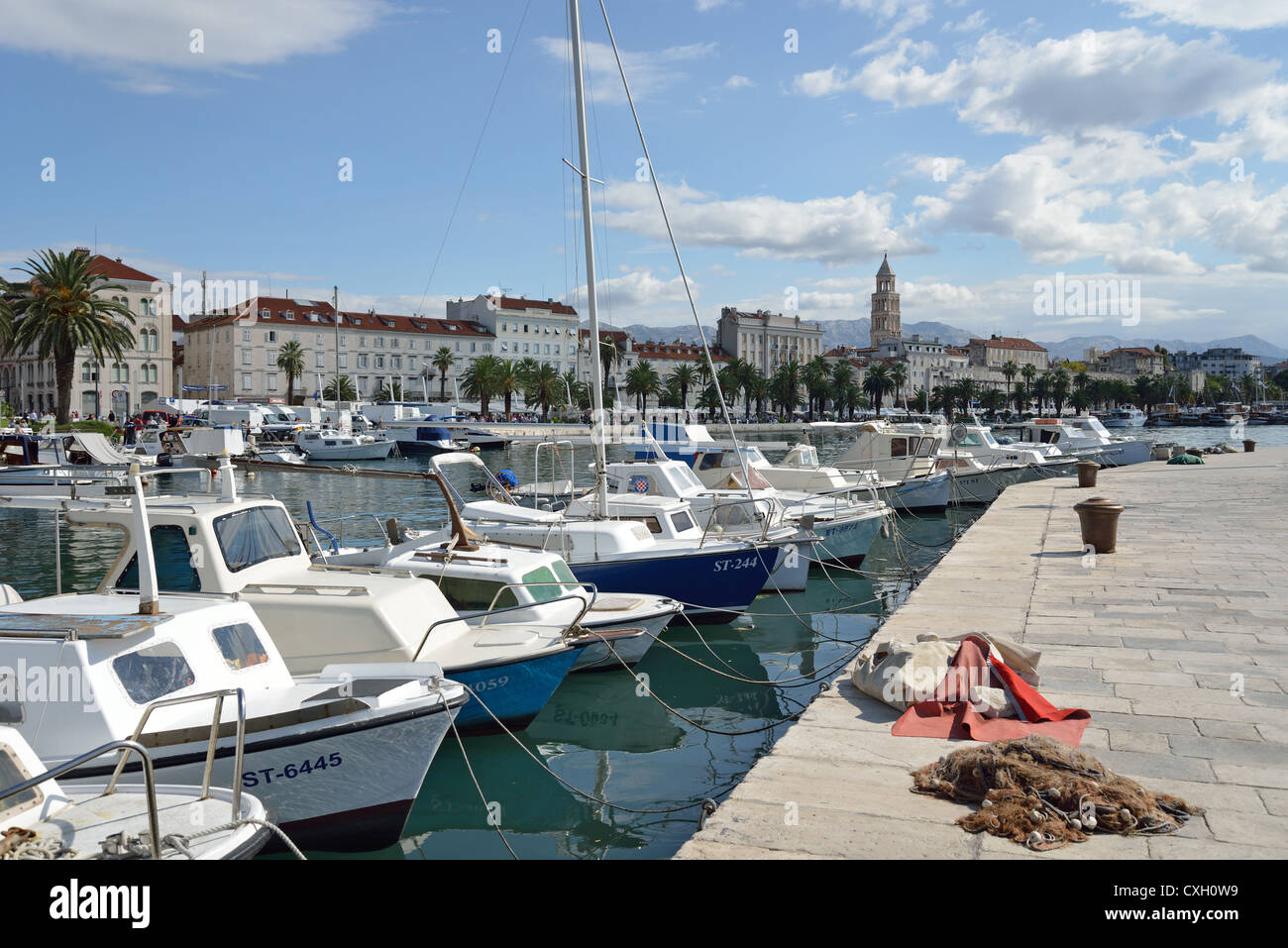 Il Boat Harbour sulla Riva Waterfront, Split, Split-Dalmatia County, Croazia Foto Stock