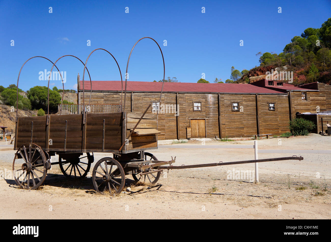 Western Town, una vista frontale di un carro occidentale dai giorni del selvaggio west Siviglia, Spagna Foto Stock