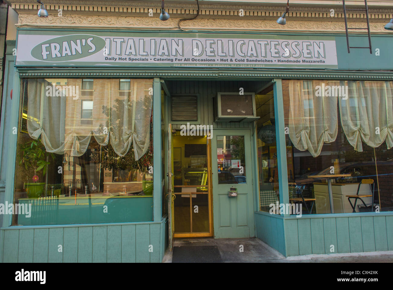 Hoboken, New Jersey, Stati Uniti, insegna Old americana vintage, negozio davanti, ristorante italiano "Fran's", negozio anni '1950, charcutier Foto Stock