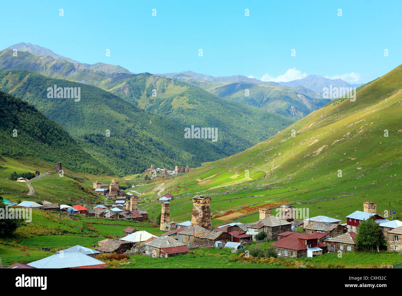 Villaggio di montagna, Ushghuli comunità Svanetia superiore, Georgia Foto Stock