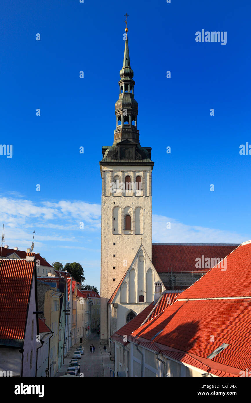 Street nella città vecchia di Tallinn, Estonia Foto Stock