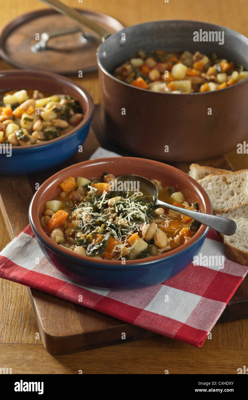 La ribollita pane toscano e zuppa di verdure Italia cibo Foto Stock