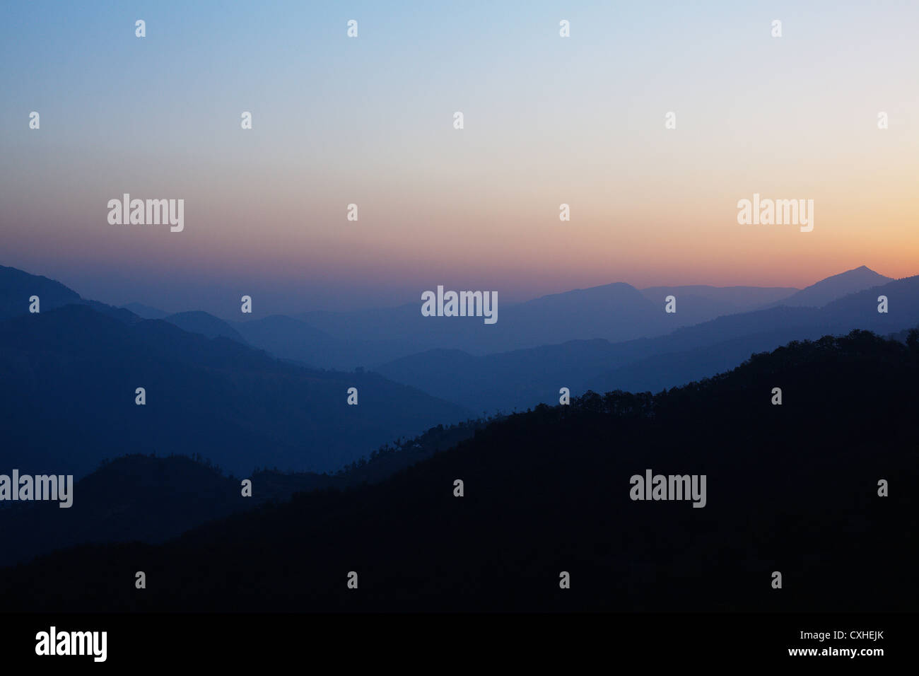 Sunrise sulle colline di Jim Corbett Riserva della Tigre, India. Foto Stock