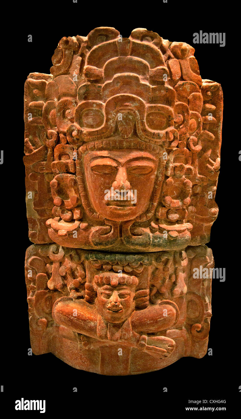 Incensiere con inserita la figura del Guatemala Mesoamerica Maya V - VI secolo ceramica Foto Stock