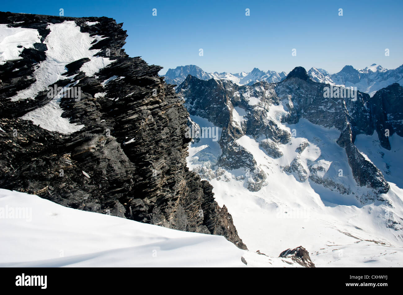 Montagna nelle Alpi francesi in inverno Foto Stock