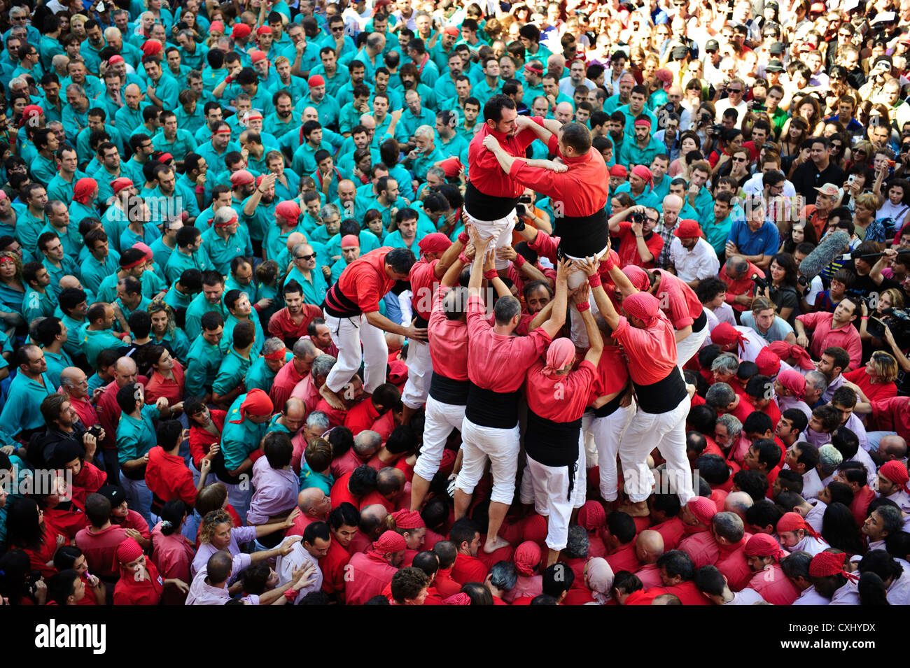Tradizionale edificio Castellers castelli umani per la merce Festival di Barcellona, Spagna. Foto Stock