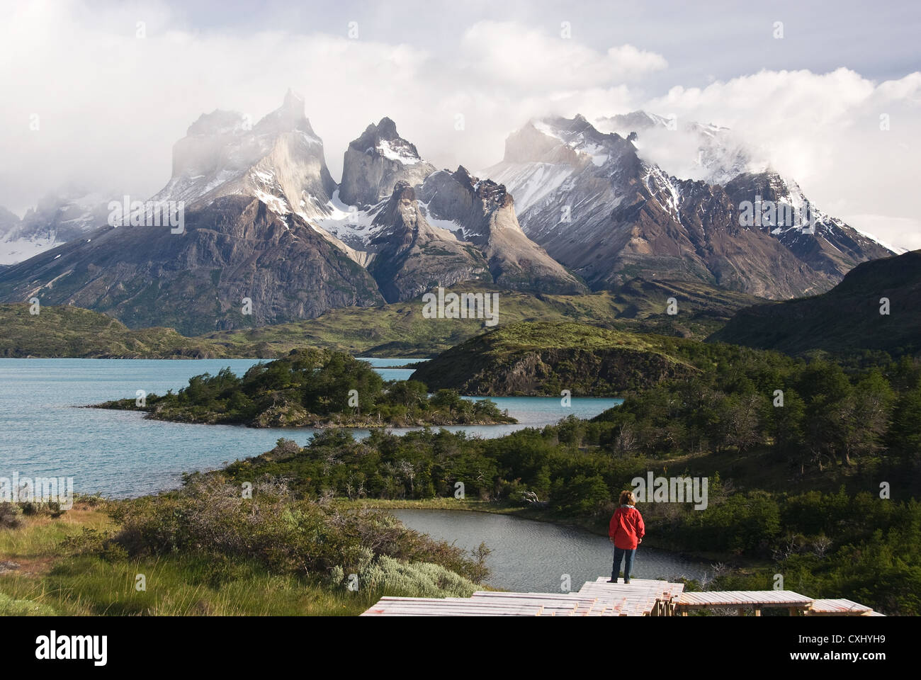 Elk198-4427 Cile, Patagonia, Torres del Paine NP, Cuernos massiccio con Lago Pehoe, Ande, modello rilasciato Foto Stock