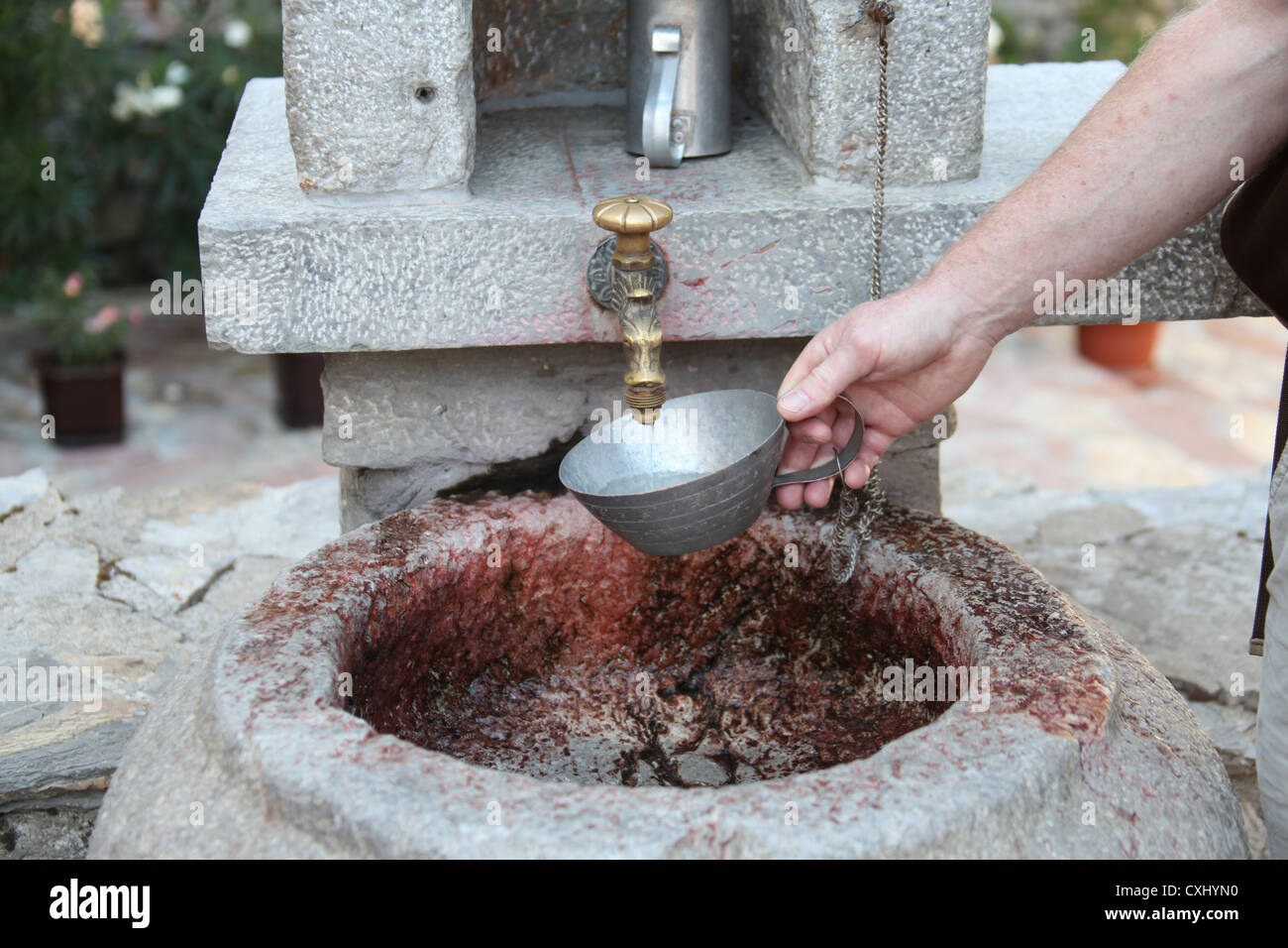 Acqua potabile alla Saint Naum Monastero a Ohrid in Macedonia Foto Stock