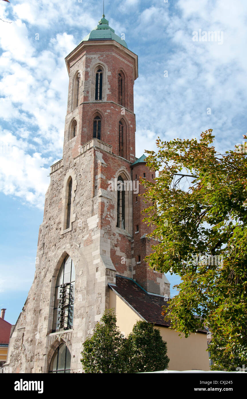 Vecchia Chiesa di Buda Castle District, Budapest, Ungheria Foto Stock