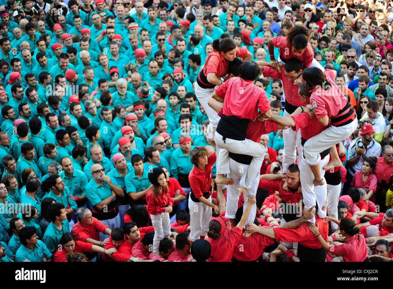 Tradizionale edificio Castellers castelli umani per la merce Festival di Barcellona, Spagna. Foto Stock
