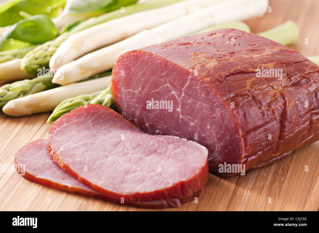 Gli asparagi con prosciutto Foto Stock