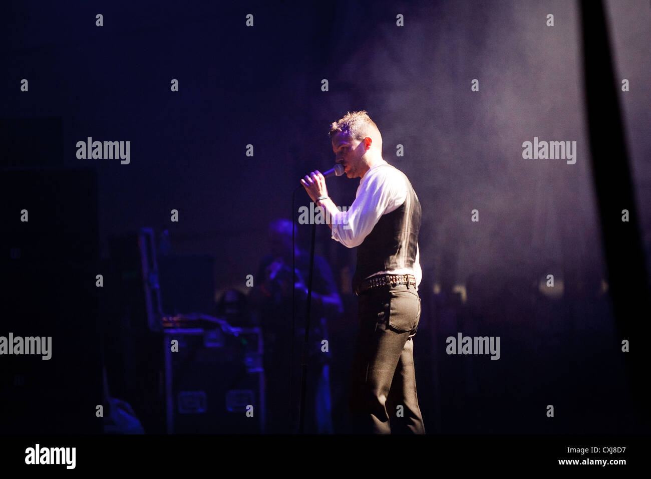 Brandon fiori di eseguire sul palco dell'Eden sessioni al Progetto Eden in Cornovaglia Foto Stock