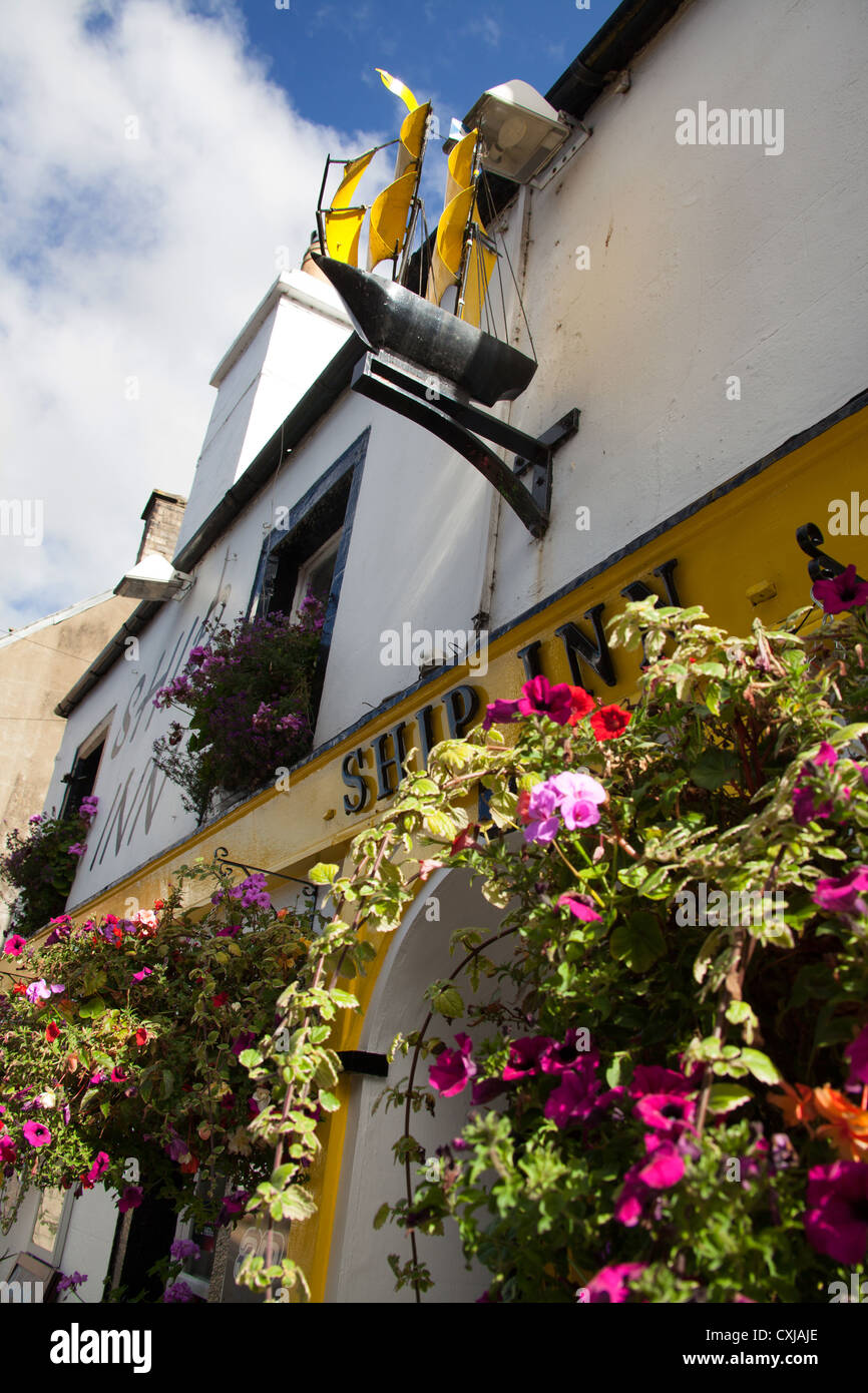 Città di Melrose, Scozia. La nave Inn si trova vicino alla storica East gate porta di entrata alla città di Melrose. Foto Stock