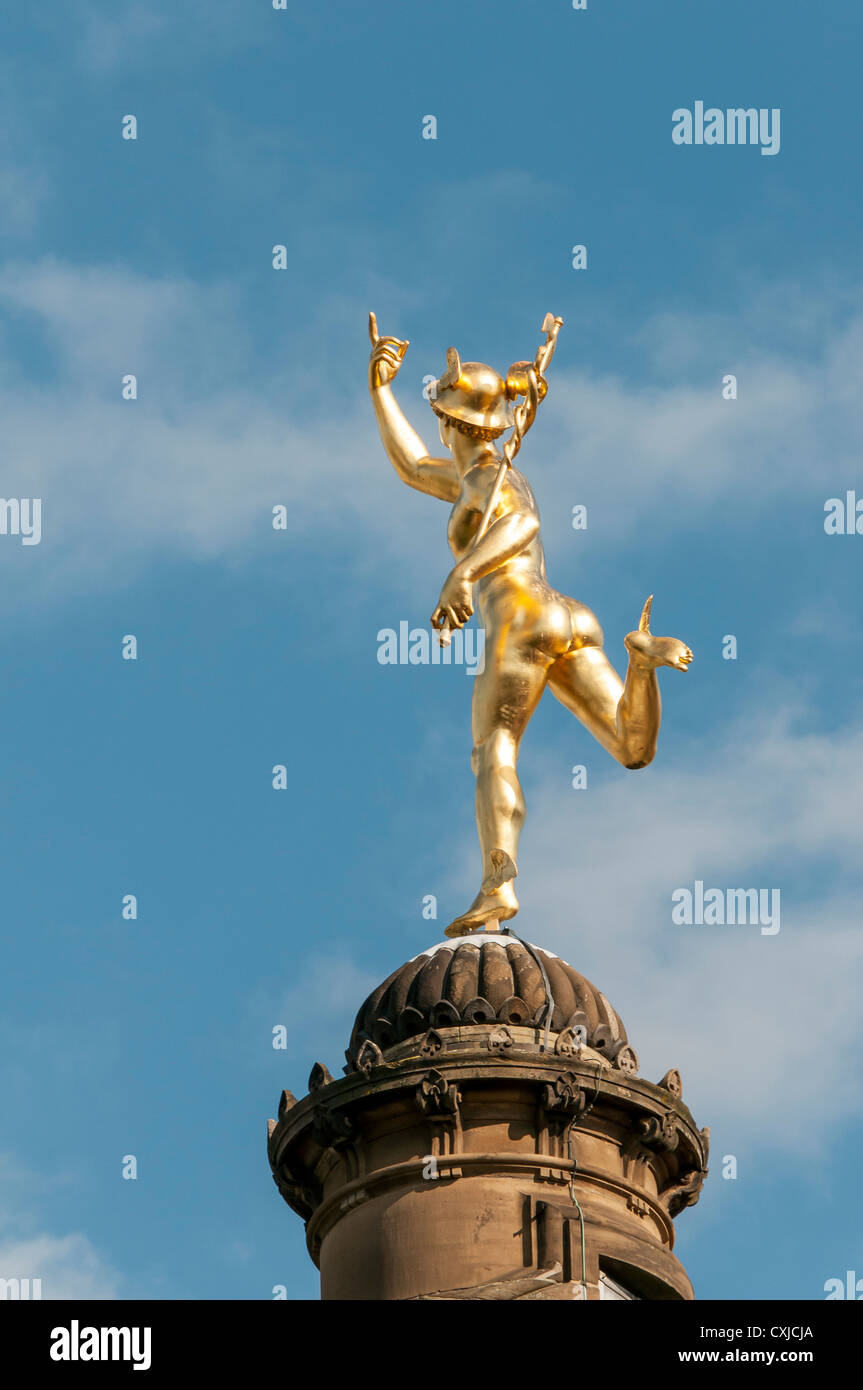 Alten Kanzlei - pilastro di mercurio (Merkur o Merkursaule), secolo XIX scultura di Ludwig Hofer, Schlossplatz Stuttgart, Germania Foto Stock