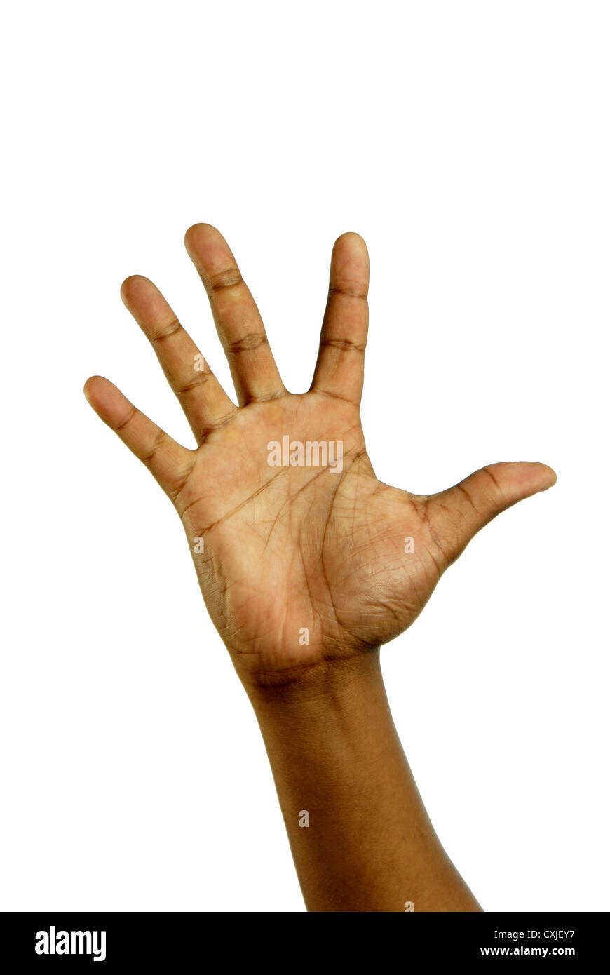 African la mano tesa verso il segnale numero cinque, potrebbe essere di chiamare per chiedere aiuto o dire ciao Foto Stock