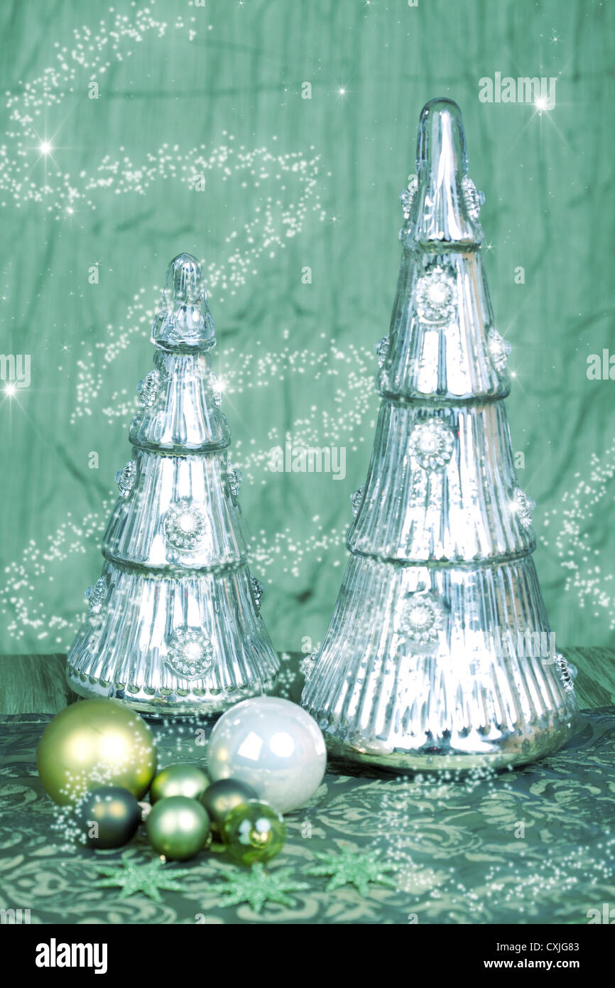 Weihnachtsschmuck Weihnachtskarte grün Lichtsterne decorazioni di Natale Natale carta verde luce argento stelle Foto Stock