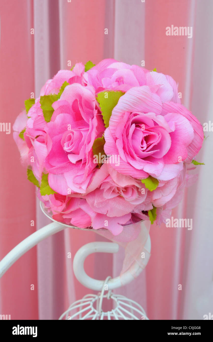 Tessuti artificiali bouquet di fiori in caso di matrimonio. Foto Stock