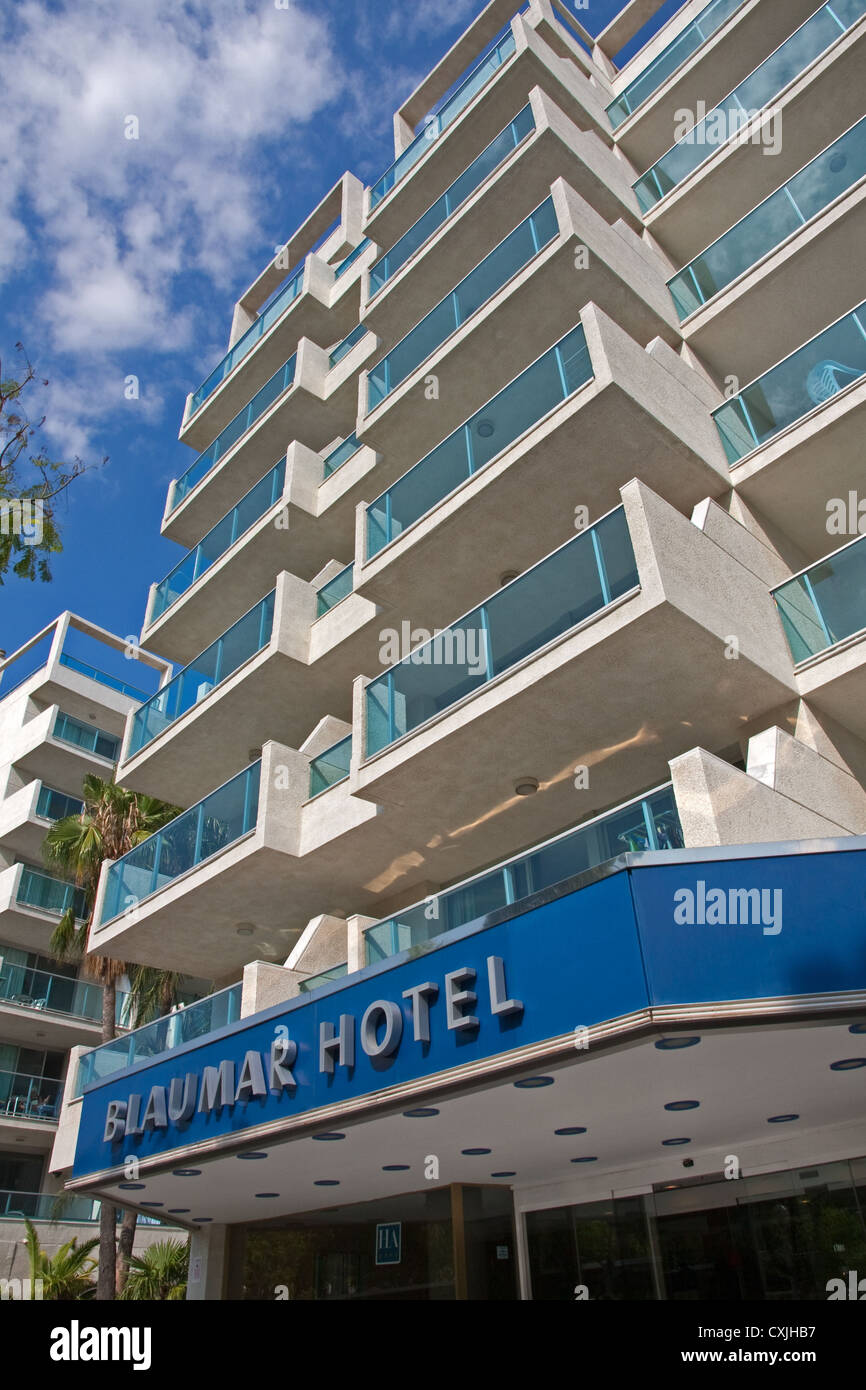 La parte anteriore della struttura Blaumar Hotel, Salou, Spagna Foto Stock