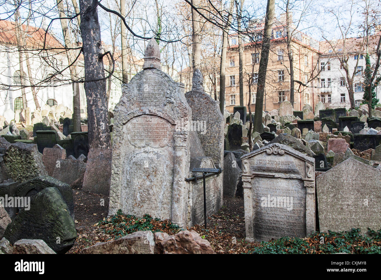 Le lapidi al cimitero ebraico, Praga, Repubblica Ceca, Europa orientale Foto Stock
