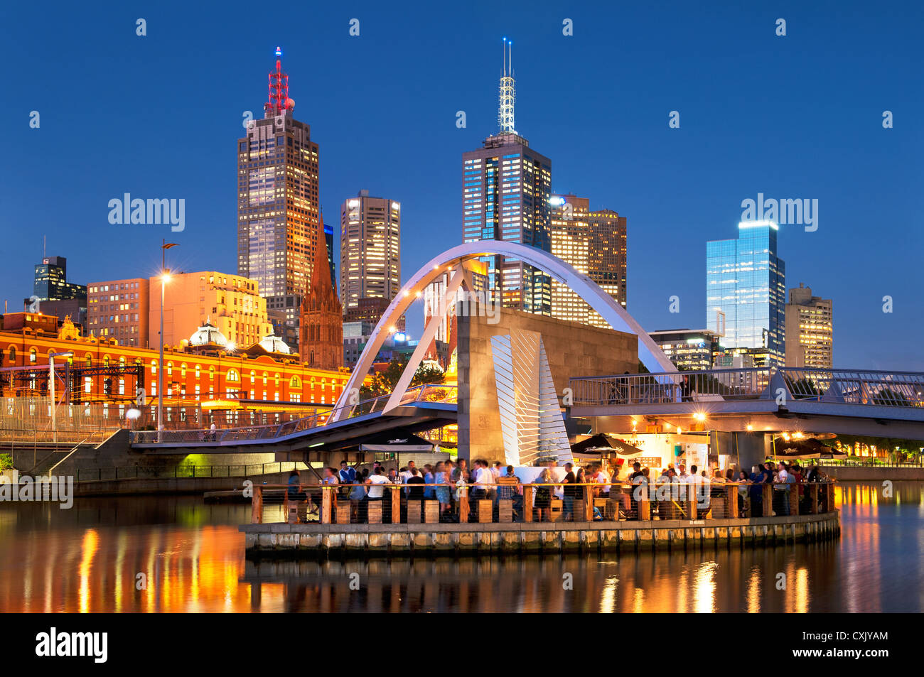 Melbourne la vivace vita notturna. Foto Stock