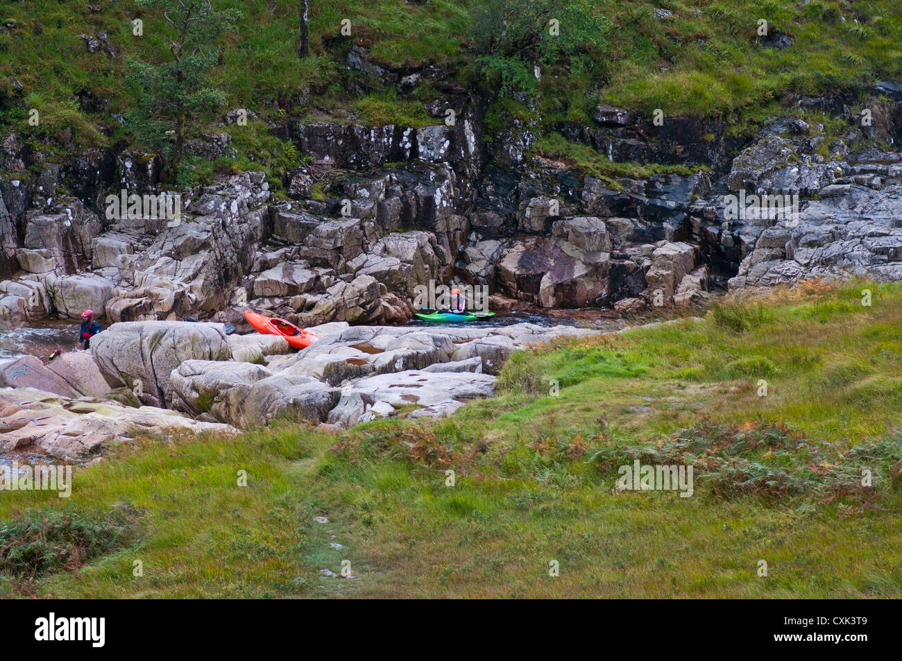 Il kayak sul fiume Etive Glen Etive Argyll and Bute Scozia Scotland Foto Stock
