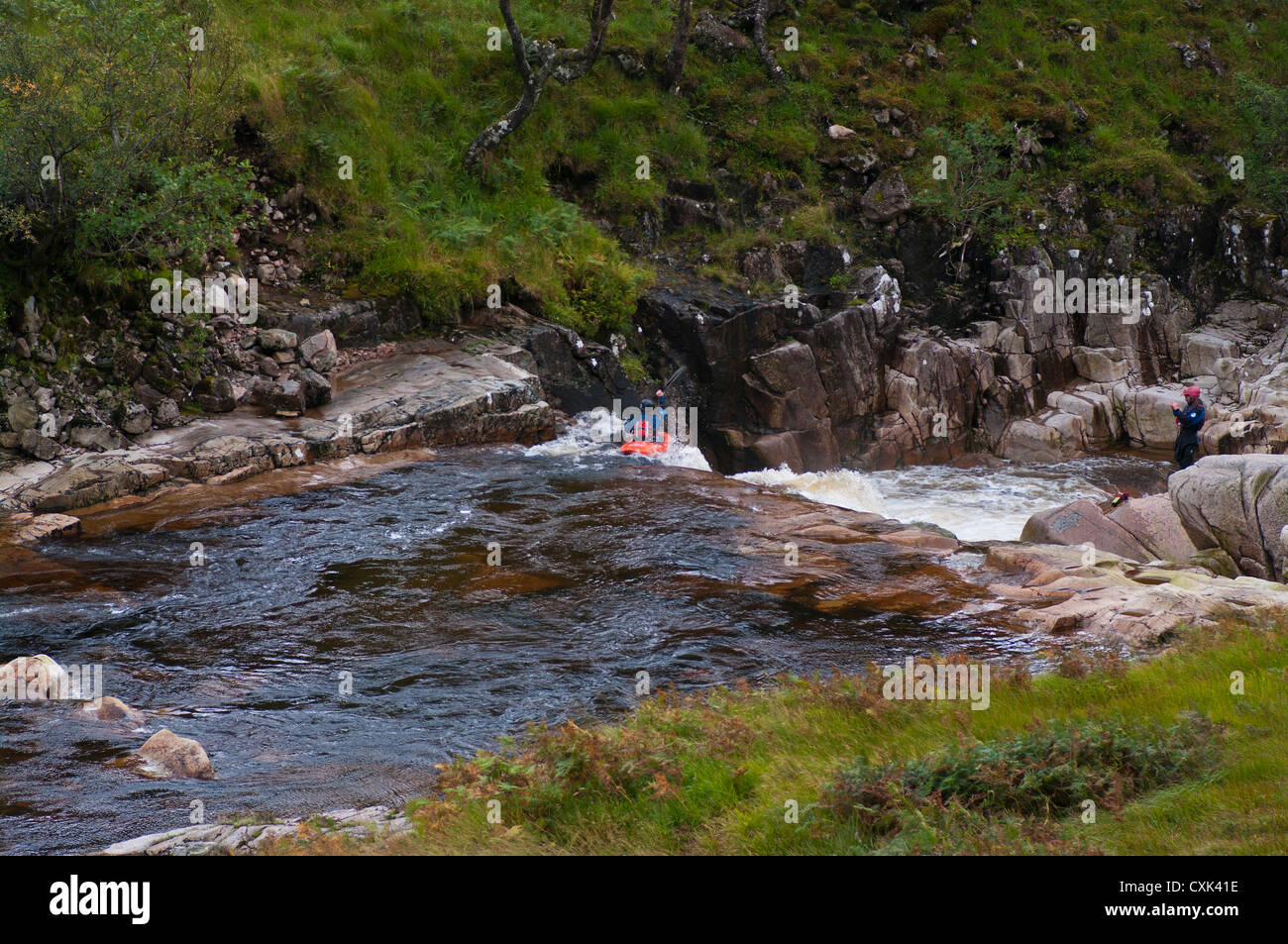 Il kayak sul fiume Etive Glen Etive Argyll and Bute Scozia Scotland Foto Stock