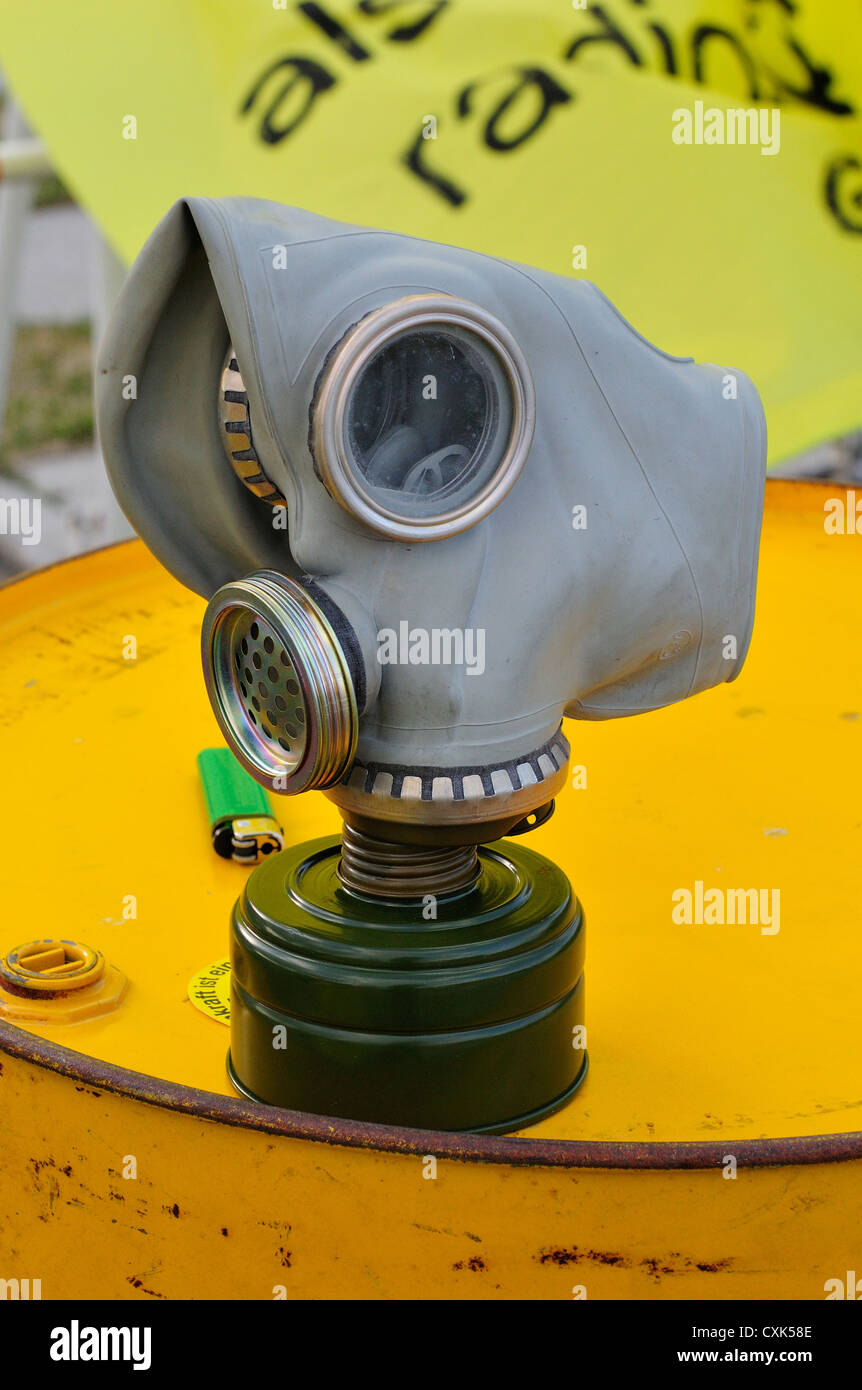 Una maschera a gas come un simbolo di protesta Foto Stock