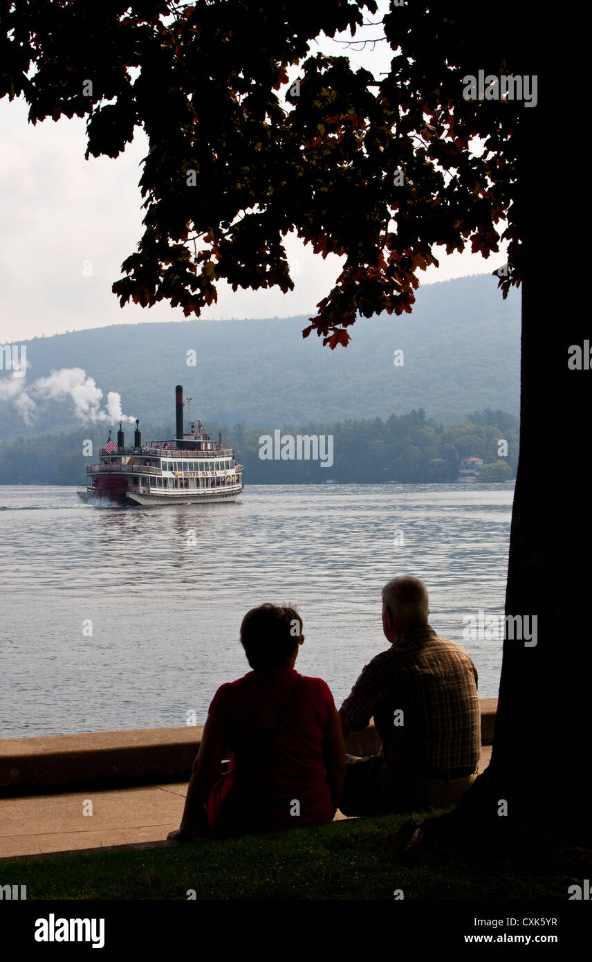 Steamboat Minne-Ha-Ha sul lago George, nello Stato di New York Foto Stock