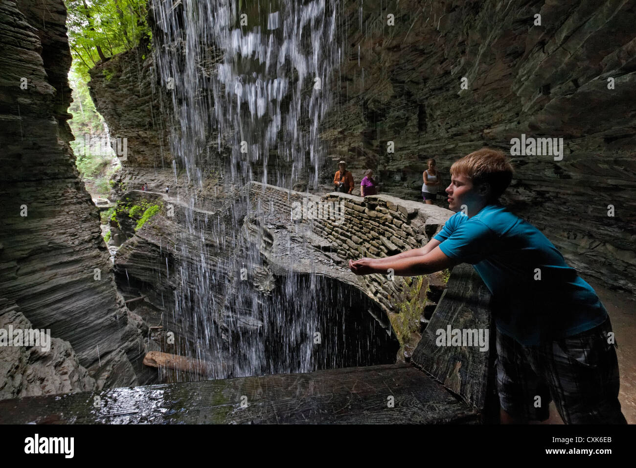 Watkins Glen State Park è un 400 piedi di profondità (120 m) stretta gola del fiume in Upstate New York Foto Stock