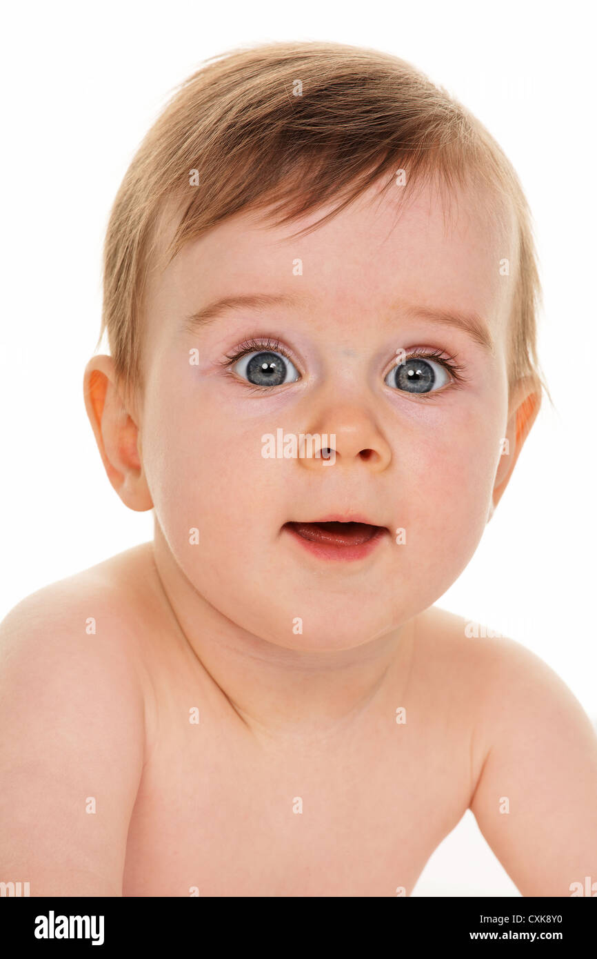 Bambino bambino in fasce, che giace a terra Foto stock - Alamy