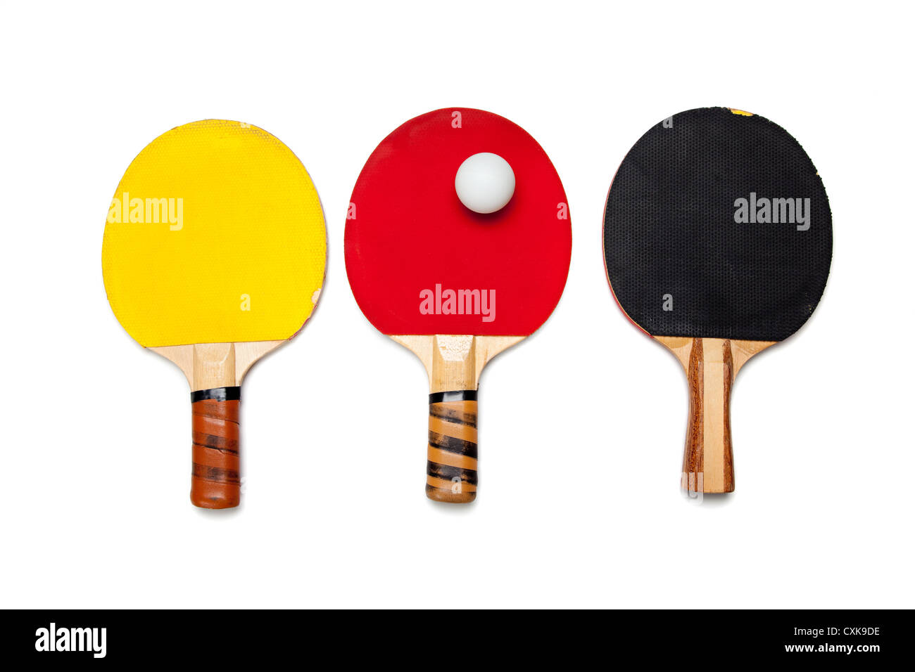 Fila di Color Palette da ping pong su sfondo bianco Foto Stock