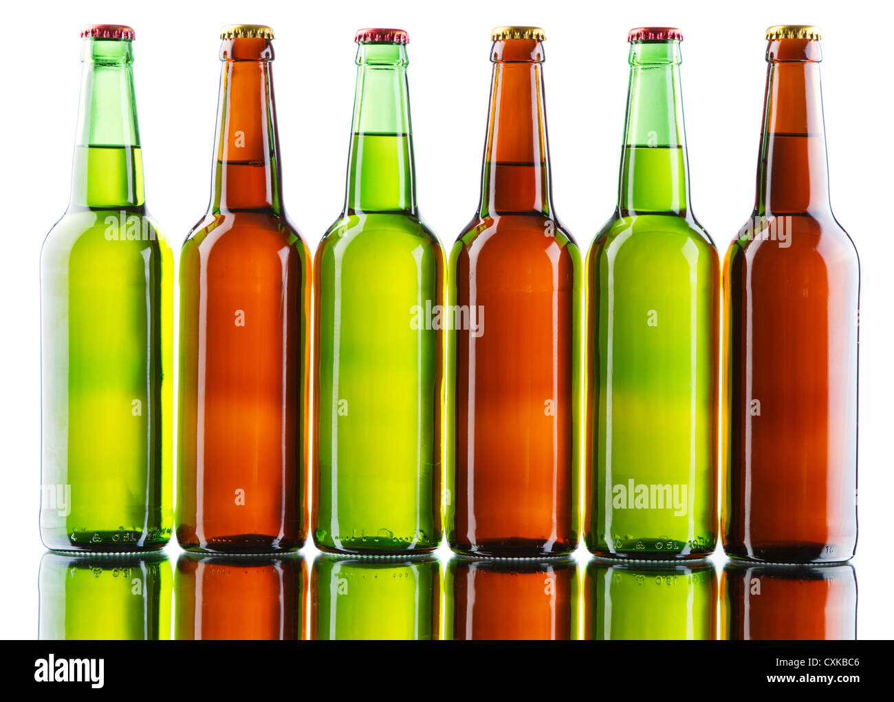 Bottiglie di birra isolato su sfondo bianco, studio still-life Foto Stock