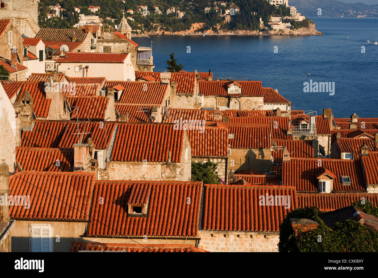 Rosso sui tetti della città di Dubrovnik Croazia Foto Stock