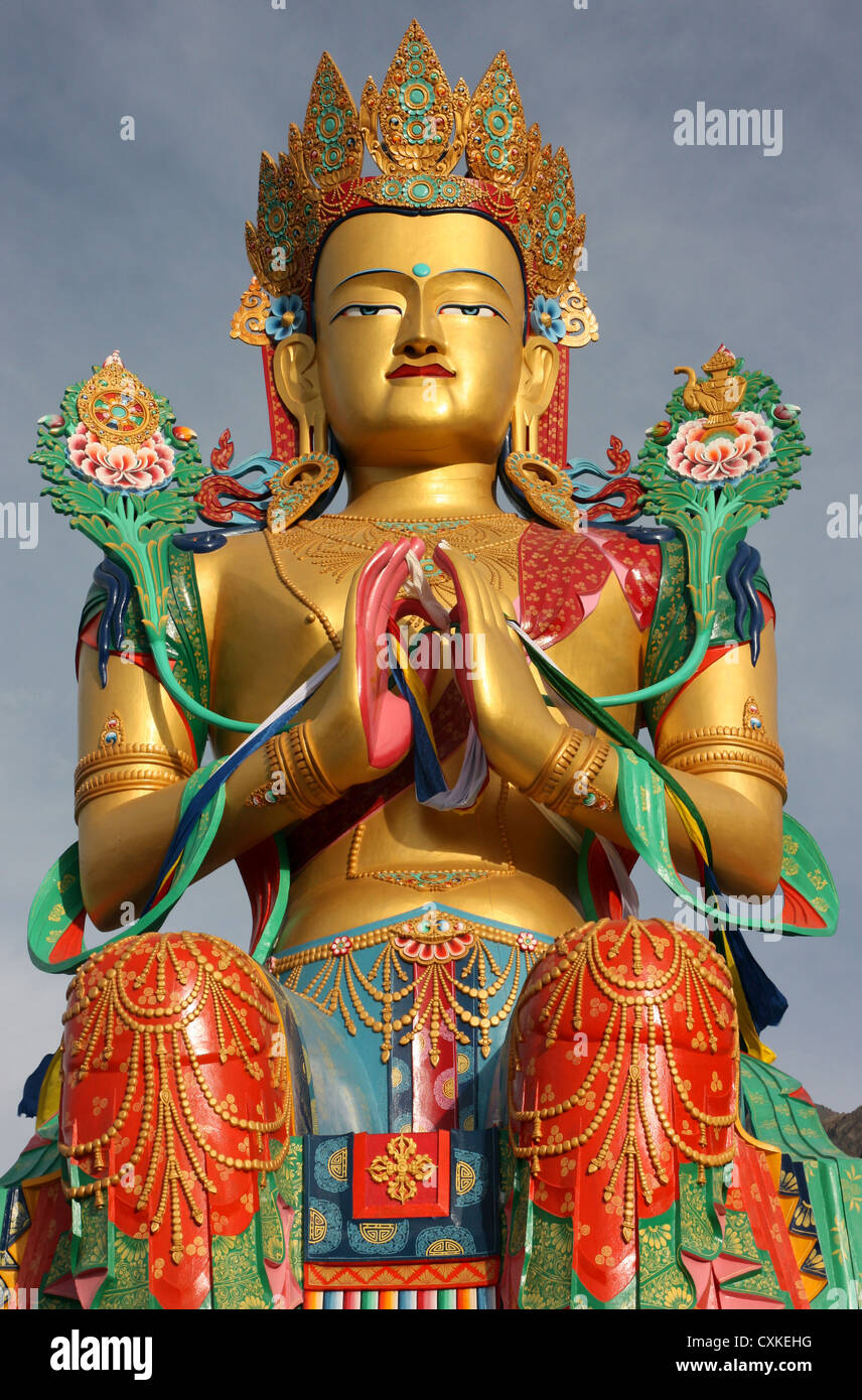 Statua del Buddha di Maitreya alta 35 metri durante la consacrazione della statua da parte del Dalai lama al Monastero di Diskit, Ladakh, India Foto Stock