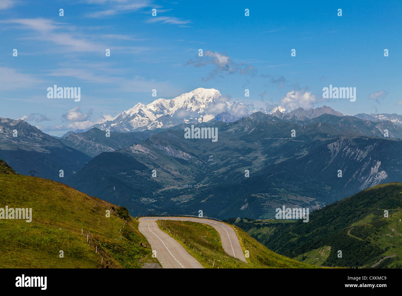 Immagine del massiccio del Monte Bianco come si può vedere da Col de la Madeleine a 2000 m di altitudine. Foto Stock