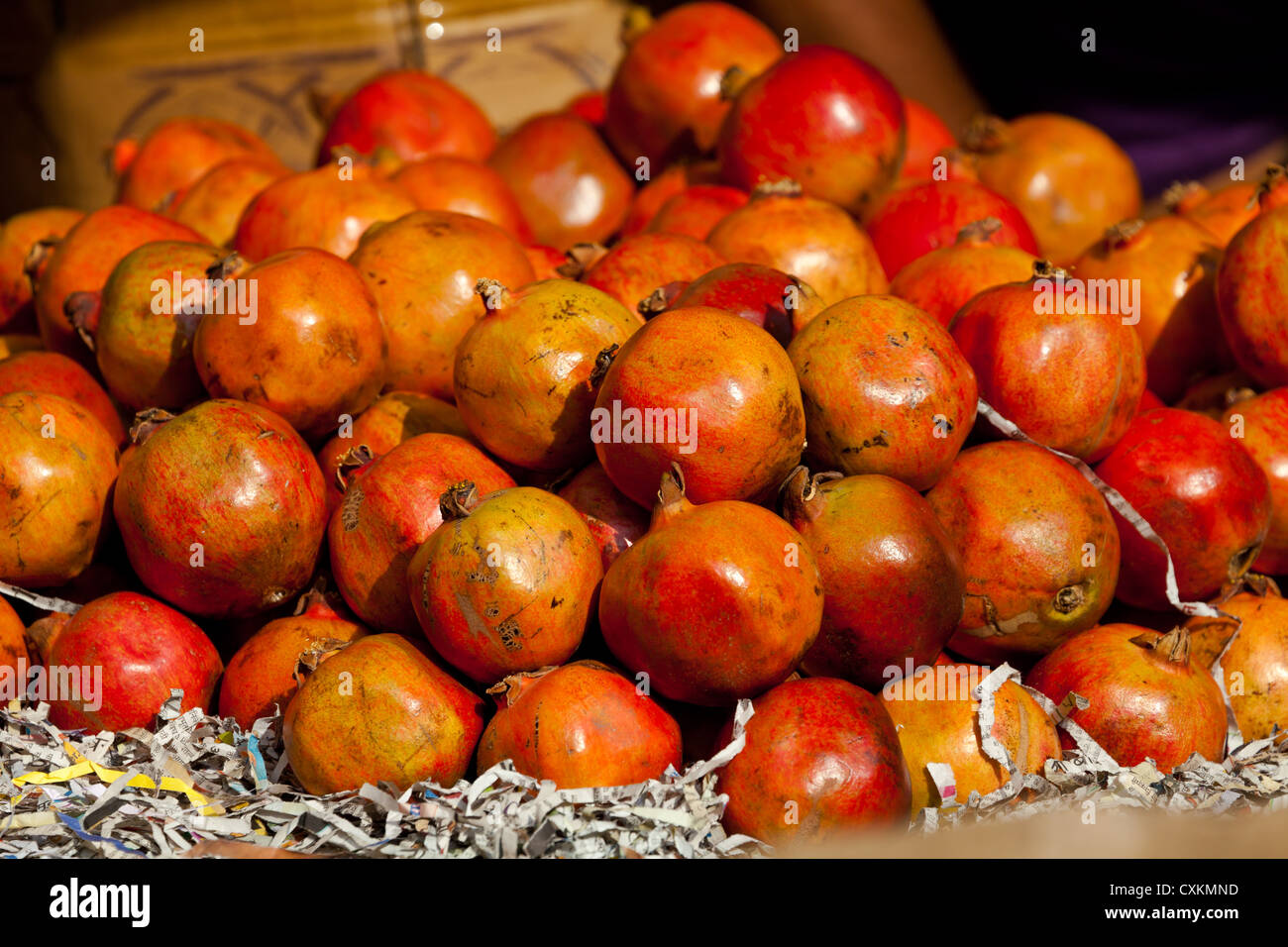 Melagrane su un mercato in Kolkata in India Foto Stock