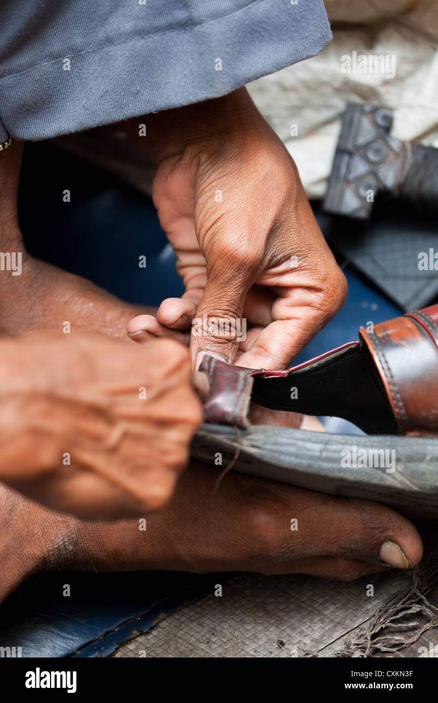Shoe Repair in Kolkata Foto Stock