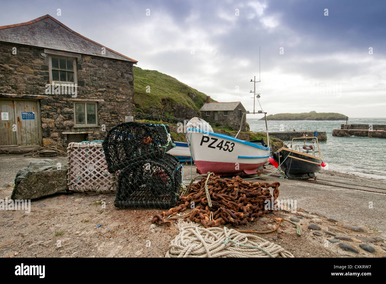 Barche da pesca Mullion Cove Cornovaglia Foto Stock