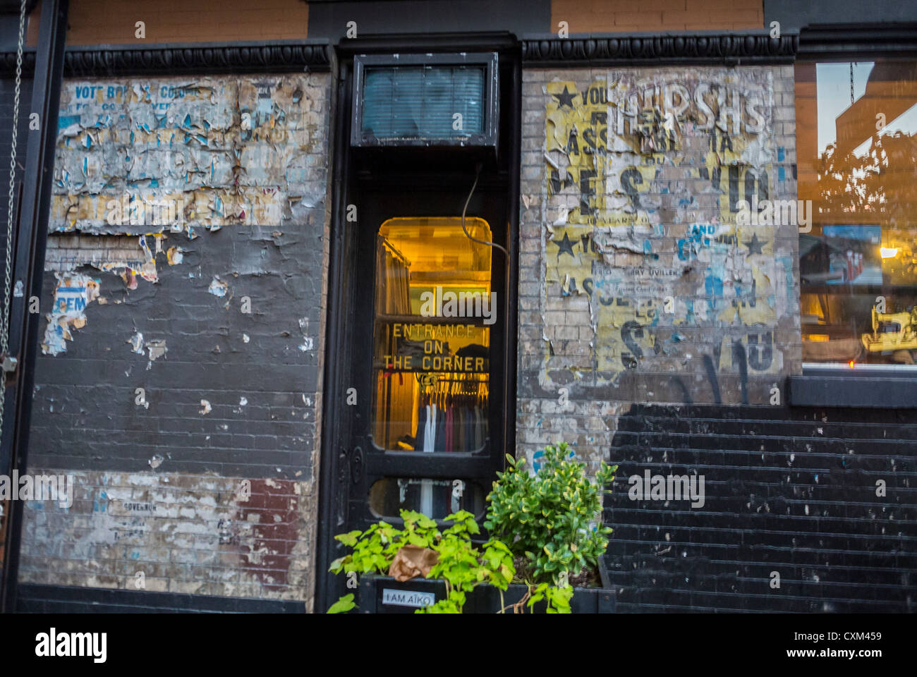 New York City, NY, USA, Detail, Old Brick Wall of Clothing Store Front, Lower East Side, Manhattan Foto Stock