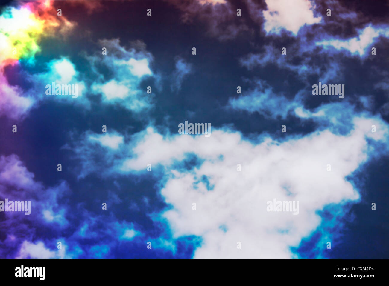 Colorato drammatica nuvole nel cielo Foto Stock