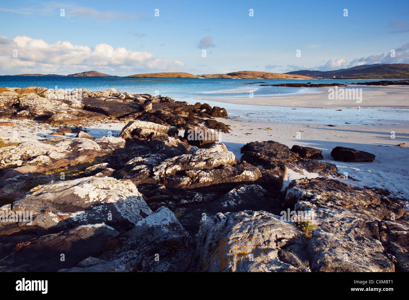 Cille Traigh-bharra guardando verso sud attraverso l'isola, Barra, Ebridi Esterne, Scotland, Regno Unito Foto Stock
