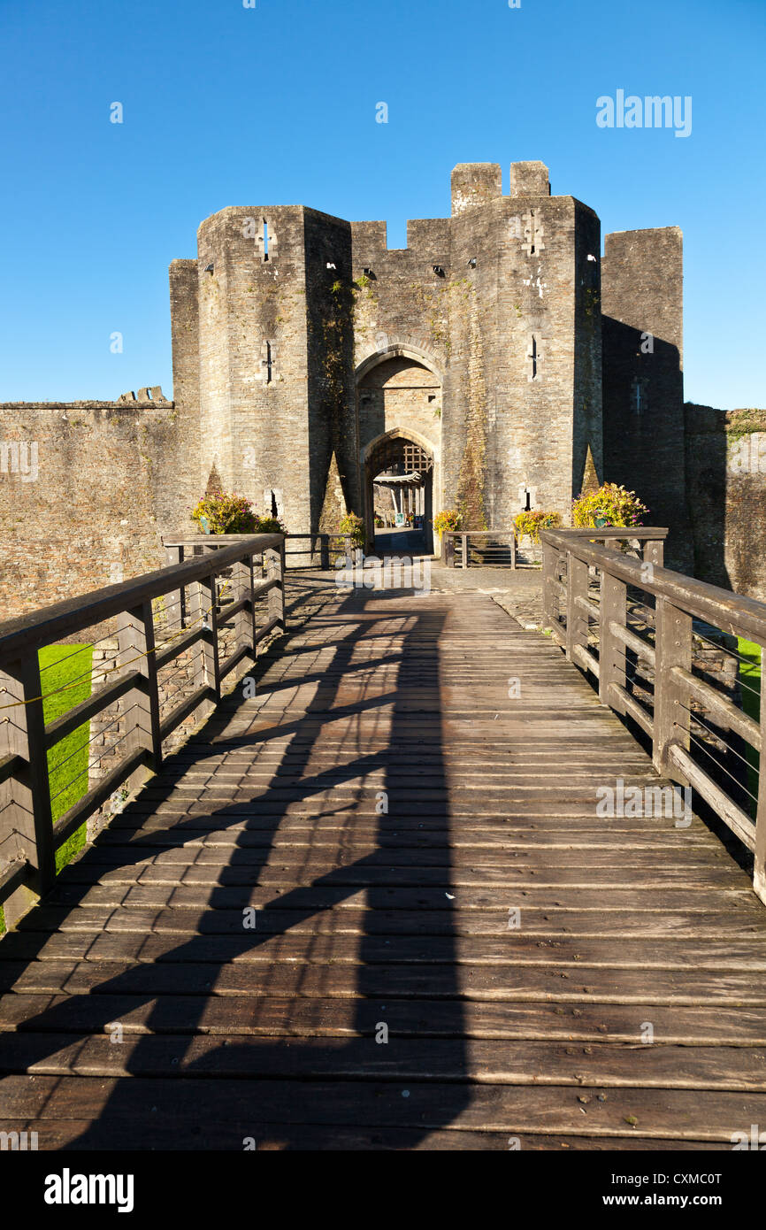 Portcullis e cancello principale ponte levatoio ingresso al Castello di Caerphilly Wales UK. Foto Stock