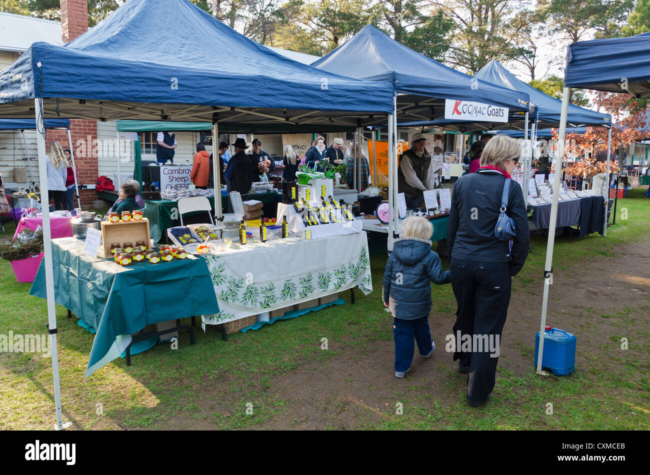 La mattina presto si spegne al Fiume Margaret farmers market, Margaret River, Australia occidentale Foto Stock