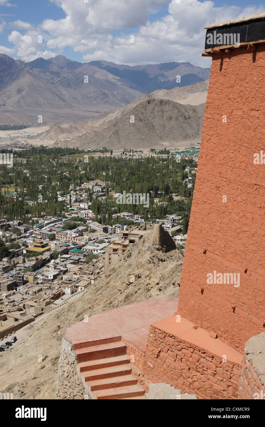 Vista dalla collina tsenmo a Leh, paesaggio, Jammu e Kashmir India Foto Stock