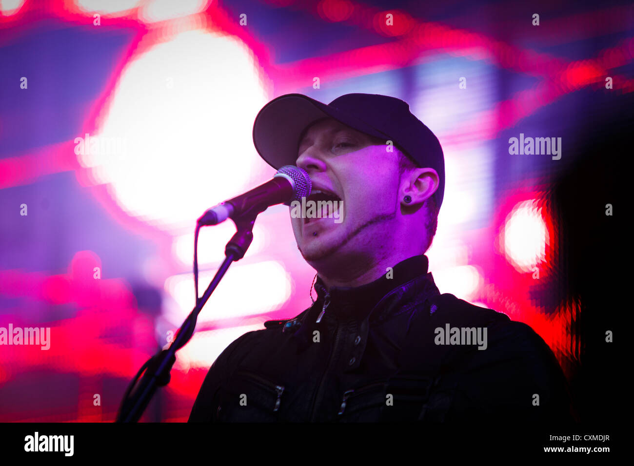 Pendolo sul palco dell'Eden sessioni al Progetto Eden, Cornwall nel 2011 Foto Stock