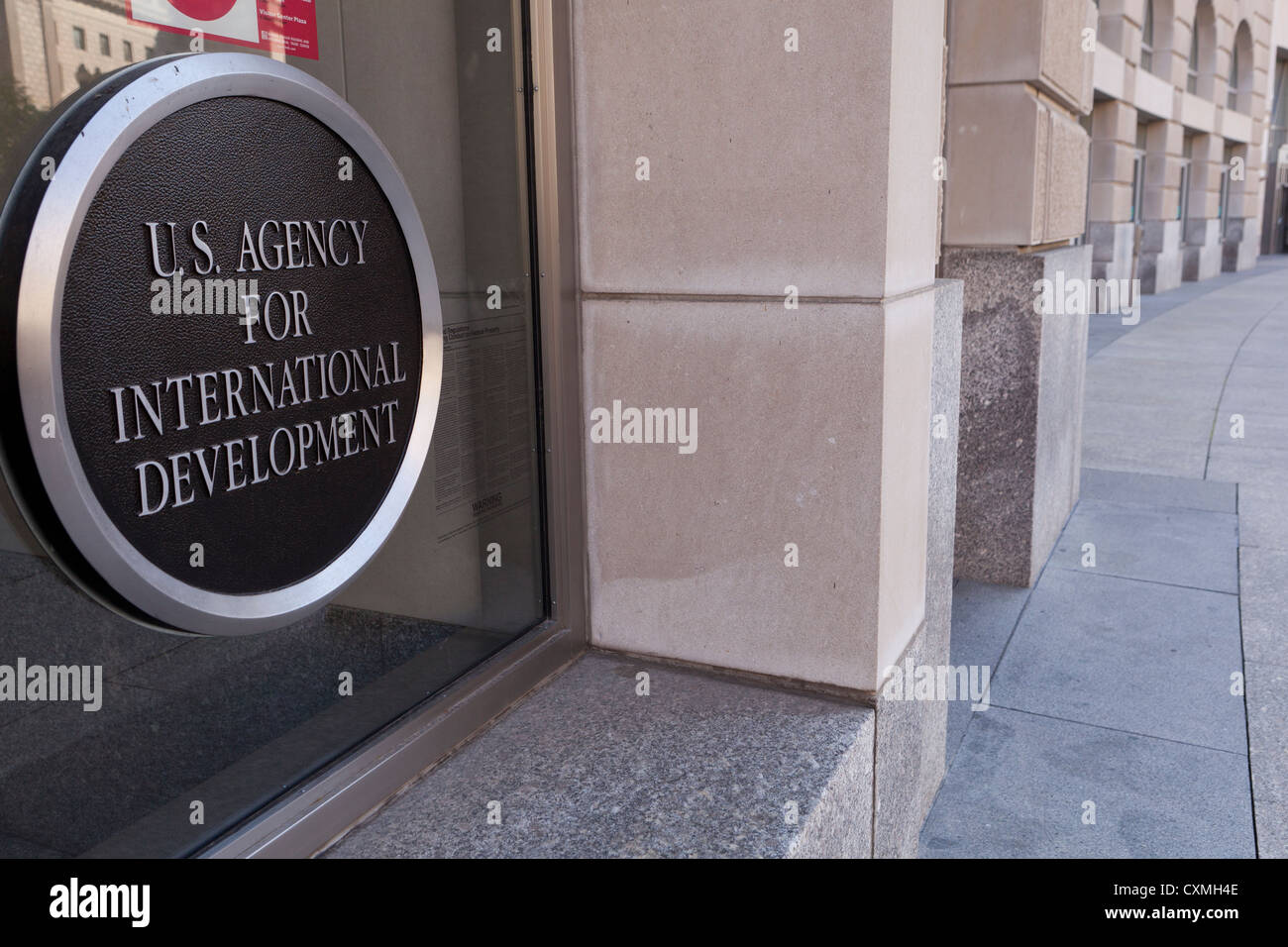 Agenzia statunitense per lo Sviluppo Internazionale edificio ingresso segno - Washington DC, Stati Uniti d'America Foto Stock