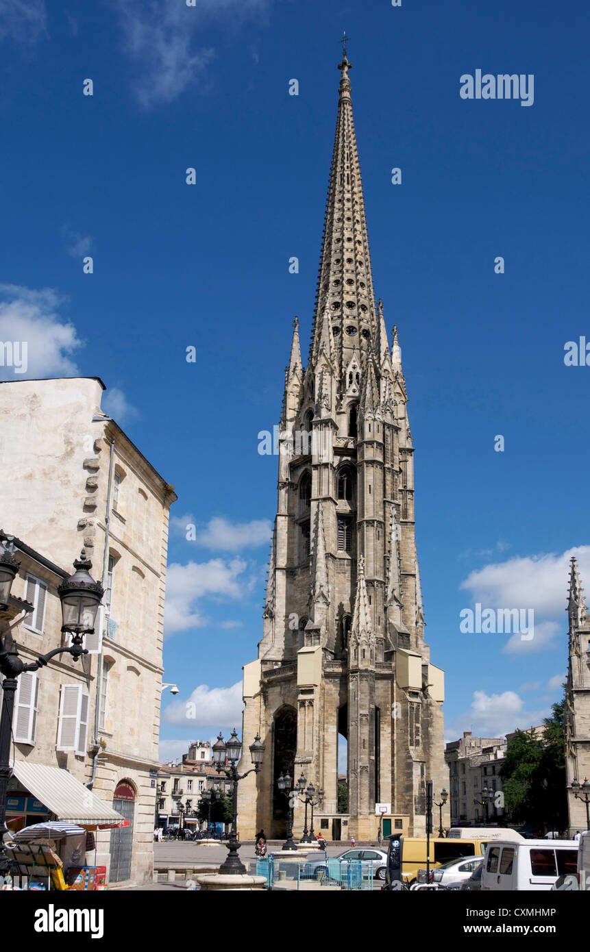 Flèche San Michel - un famoso campanile della chiesa nella città di Bordeaux, Aquitaine, Gironde, Francia Foto Stock