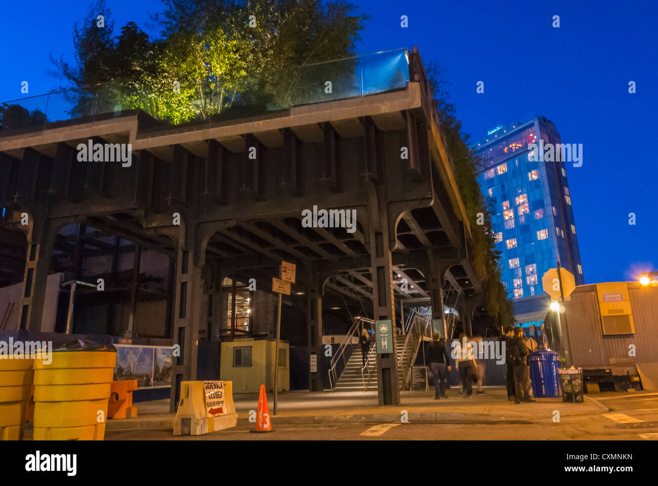 New York, NY, STATI UNITI D'AMERICA, scene di strada, fine della 'linea alta' giardino nel Meatpacking District, Washington Street, crepuscolo Foto Stock