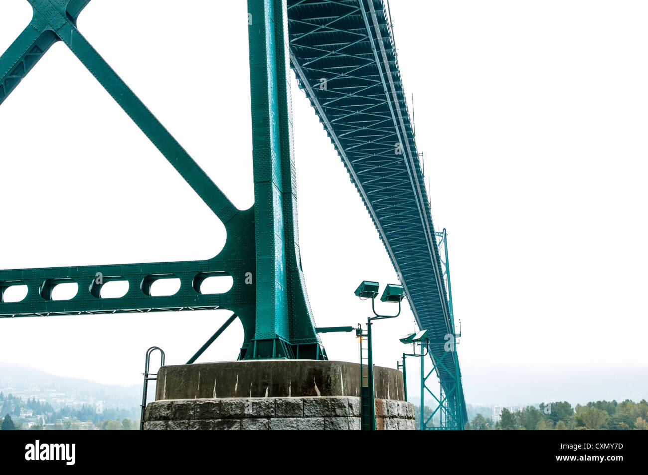 Una vista del Ponte Lions Gate (Primo Narrows Bridge) da Stanley Park, Vancouver, BC, Canada Foto Stock