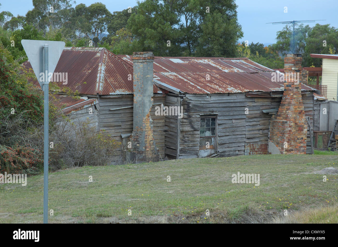 Casa diroccata a 1 Audley Street, Beaconsfield. Da allora è stato demolito e il blocco vacante è in vendita. Foto Stock